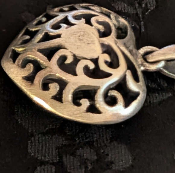 Intricate Vintage Sterling Silver Heart Filigree Pendant - Picture 6 of 8
